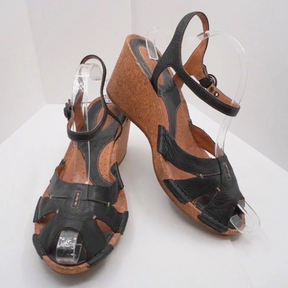 Clarks Artisan Black Leather Cork‎ Wedge Sandals Strappy Shoes 11 Vacation 34-05